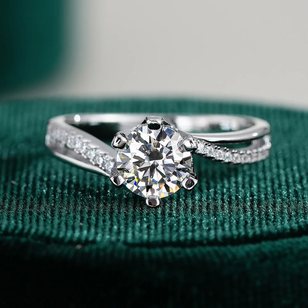 Lumira Ring met Twisted Arm Mo - Moissanite Engagement Ring 1 Carat recensie en prijs